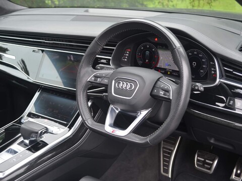 Audi Q8 TDI QUATTRO S LINE VORSPRUNG MHEV 26