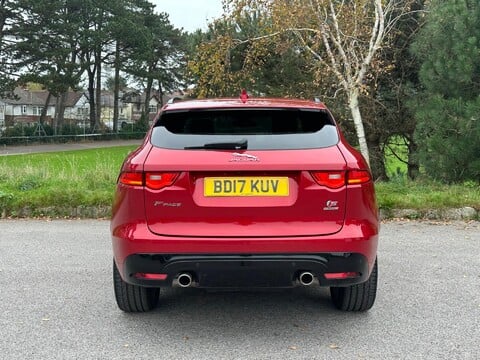 Jaguar F-Pace V6 S AWD 32