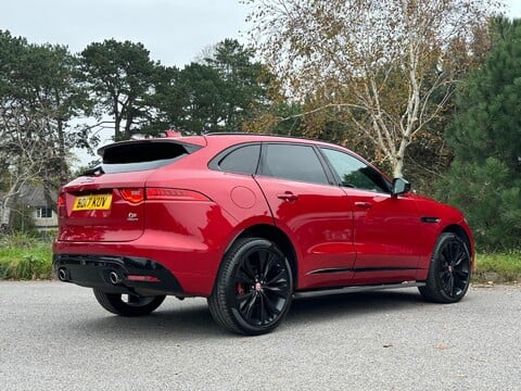 Jaguar F-Pace V6 S AWD 9