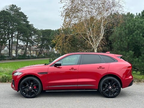 Jaguar F-Pace V6 S AWD 12