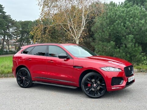 Jaguar F-Pace V6 S AWD 23