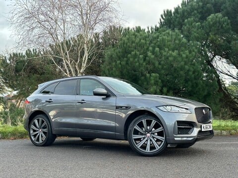 Jaguar F-Pace R-SPORT AWD 1