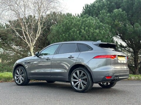 Jaguar F-Pace R-SPORT AWD 7