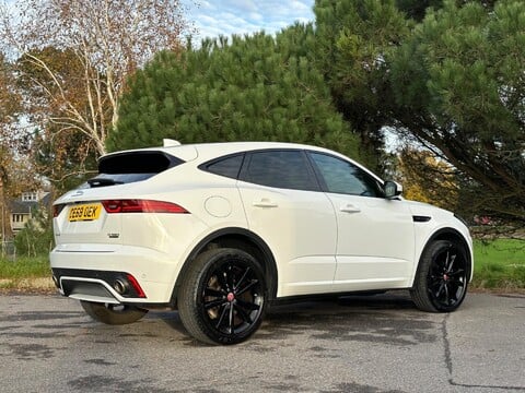 Jaguar E-Pace R-DYNAMIC SE 9