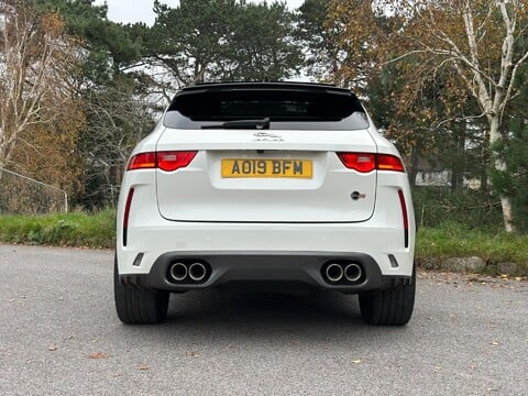 Jaguar F-Pace SVR AWD 35