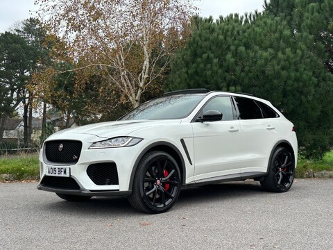 Jaguar F-Pace SVR AWD 3