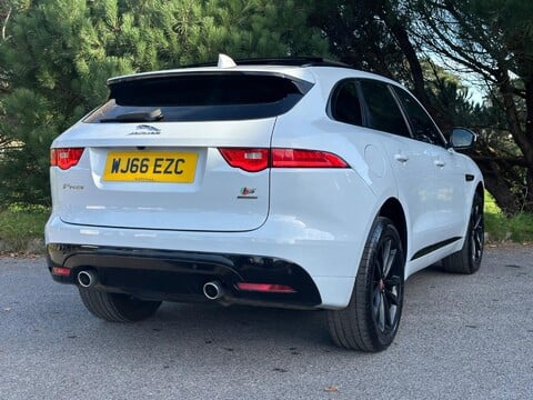 Jaguar F-Pace V6 S AWD 6