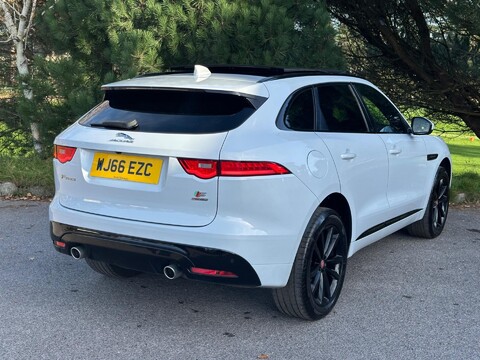 Jaguar F-Pace V6 S AWD 7