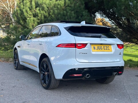 Jaguar F-Pace V6 S AWD 14