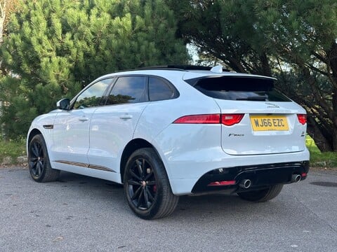 Jaguar F-Pace V6 S AWD 15