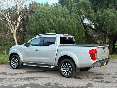 Nissan Navara DCI TEKNA 4X4 SHR DCB 7