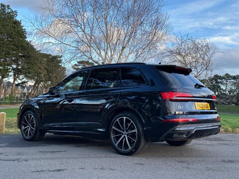 Audi Q7 TDI QUATTRO S LINE BLACK EDITION MHEV 7