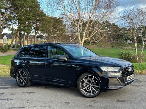 Audi Q7 TDI QUATTRO S LINE BLACK EDITION MHEV 25