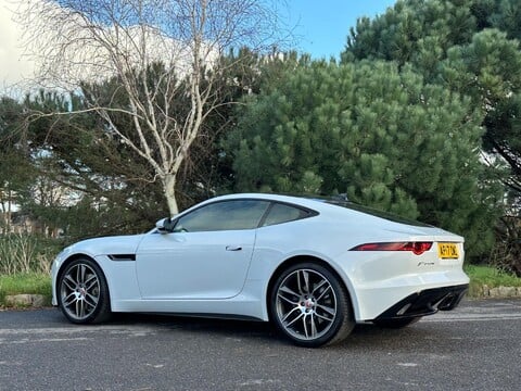 Jaguar F-Type I4 R-DYNAMIC 7