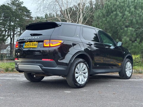 Land Rover Discovery Sport SE MHEV 7