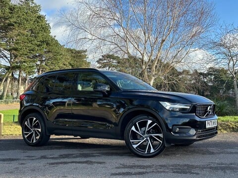 Volvo XC40 T3 R-DESIGN PRO 1