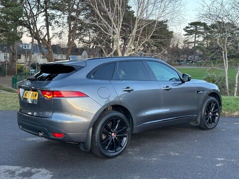 Jaguar F-Pace R-SPORT AWD 38