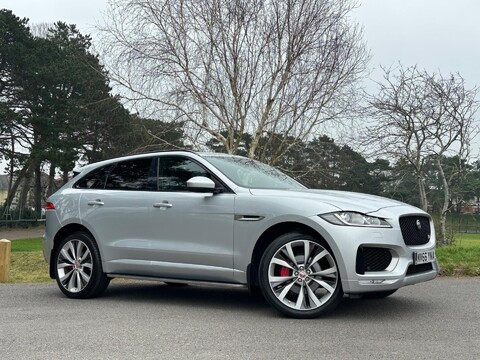 Jaguar F-Pace V6 S AWD 1