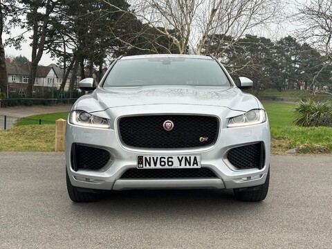 Jaguar F-Pace V6 S AWD 2