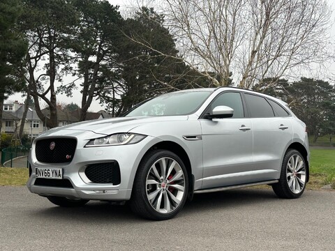 Jaguar F-Pace V6 S AWD 3