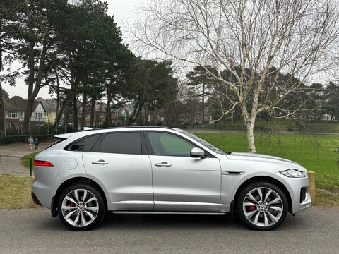 Jaguar F-Pace V6 S AWD 11