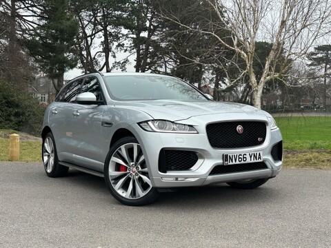 Jaguar F-Pace V6 S AWD 24