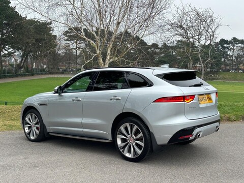 Jaguar F-Pace V6 S AWD 31