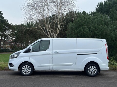 Ford Transit Custom 300 LIMITED P/V L2 H1 8