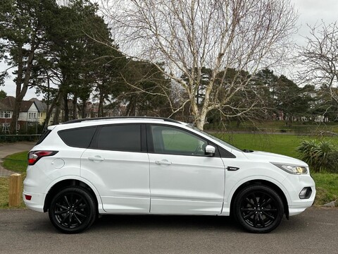 Ford Kuga ST-LINE TDCI 11