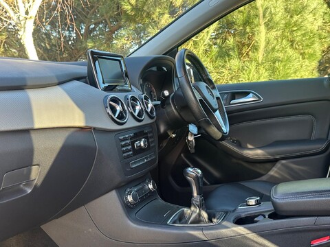 Mercedes-Benz B Class B180 BLUEEFFICIENCY SPORT 24