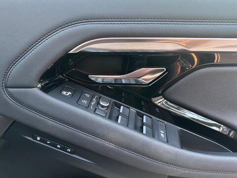 Land Rover Range Rover Evoque R-DYNAMIC SE 27