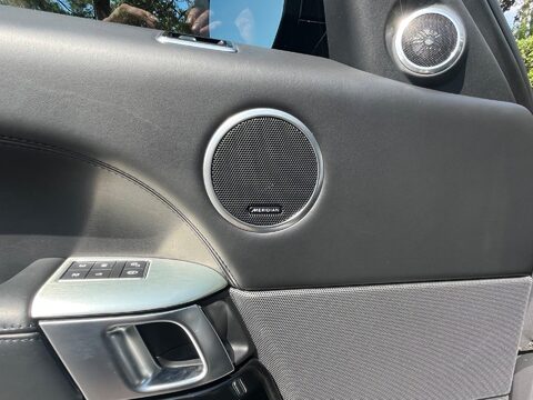 Land Rover Range Rover Sport SVR 32