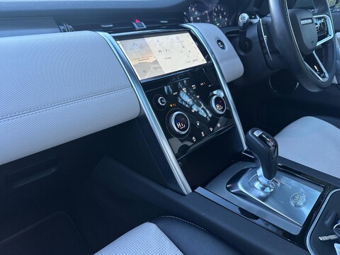 Land Rover Discovery Sport R-DYNAMIC SE 29