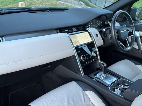 Land Rover Discovery Sport R-DYNAMIC SE 30