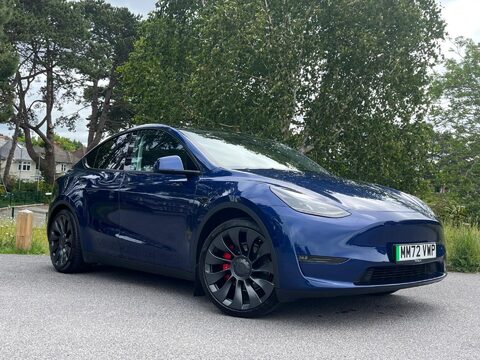 Tesla Model Y PERFORMANCE AWD 1