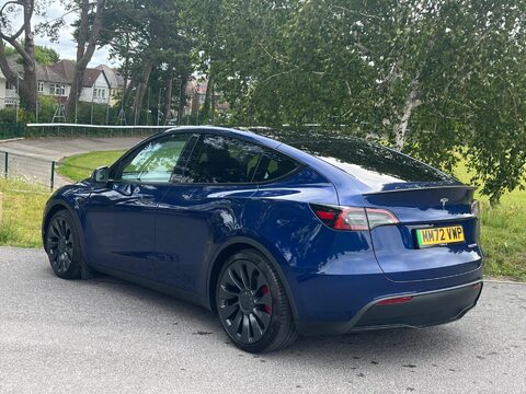 Tesla Model Y PERFORMANCE AWD 2
