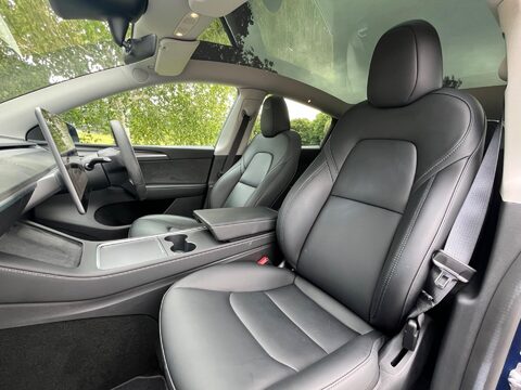 Tesla Model Y PERFORMANCE AWD 4