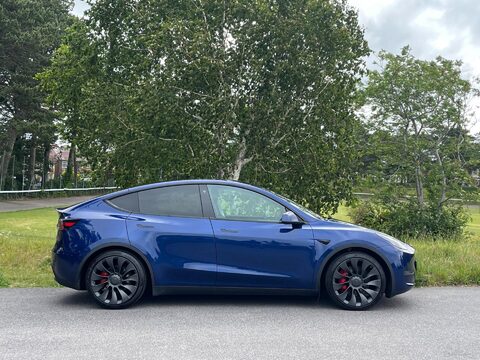 Tesla Model Y PERFORMANCE AWD 6