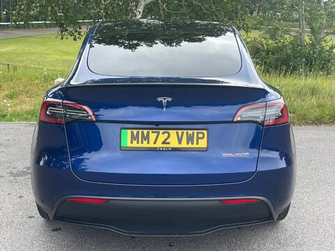 Tesla Model Y PERFORMANCE AWD 9