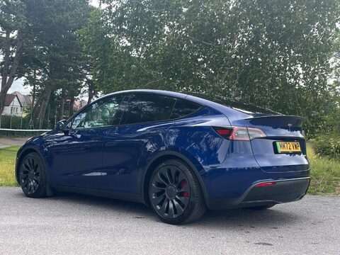 Tesla Model Y PERFORMANCE AWD 14