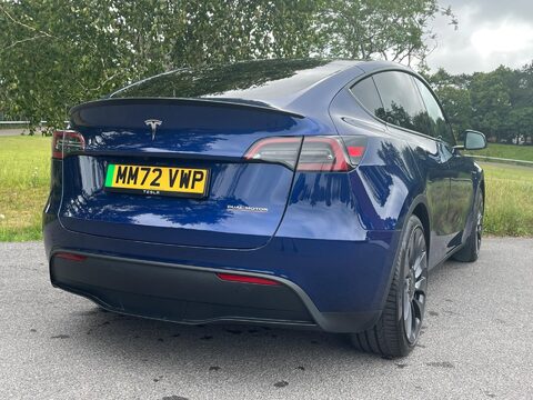 Tesla Model Y PERFORMANCE AWD 29