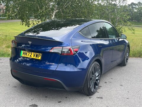 Tesla Model Y PERFORMANCE AWD 30