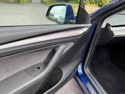Tesla Model Y PERFORMANCE AWD 33