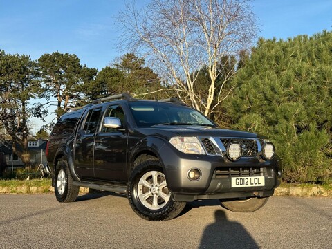 Nissan Navara DCI TEKNA 4X4 SHR DCB 22