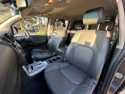 Nissan Navara DCI TEKNA 4X4 SHR DCB 6