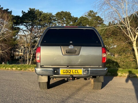 Nissan Navara DCI TEKNA 4X4 SHR DCB 8