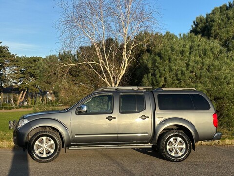 Nissan Navara DCI TEKNA 4X4 SHR DCB 12