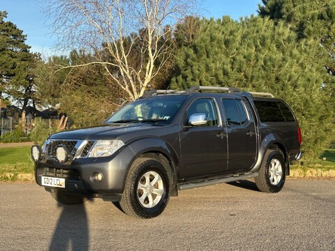 Nissan Navara DCI TEKNA 4X4 SHR DCB 24