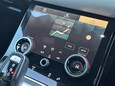 Land Rover Range Rover Evoque R-DYNAMIC HSE 22