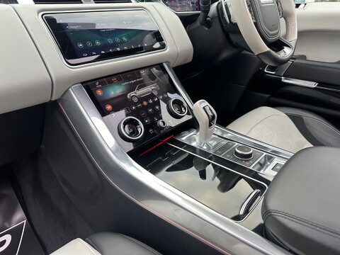 Land Rover Range Rover Sport SVR 32